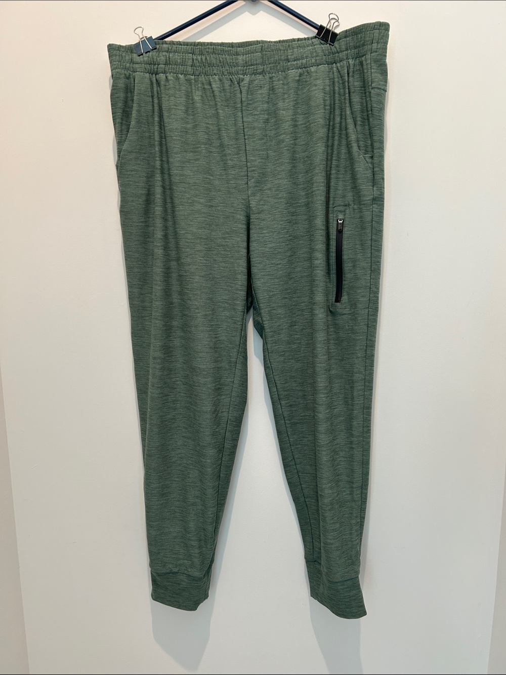 Super chill men's green perfomance joggers